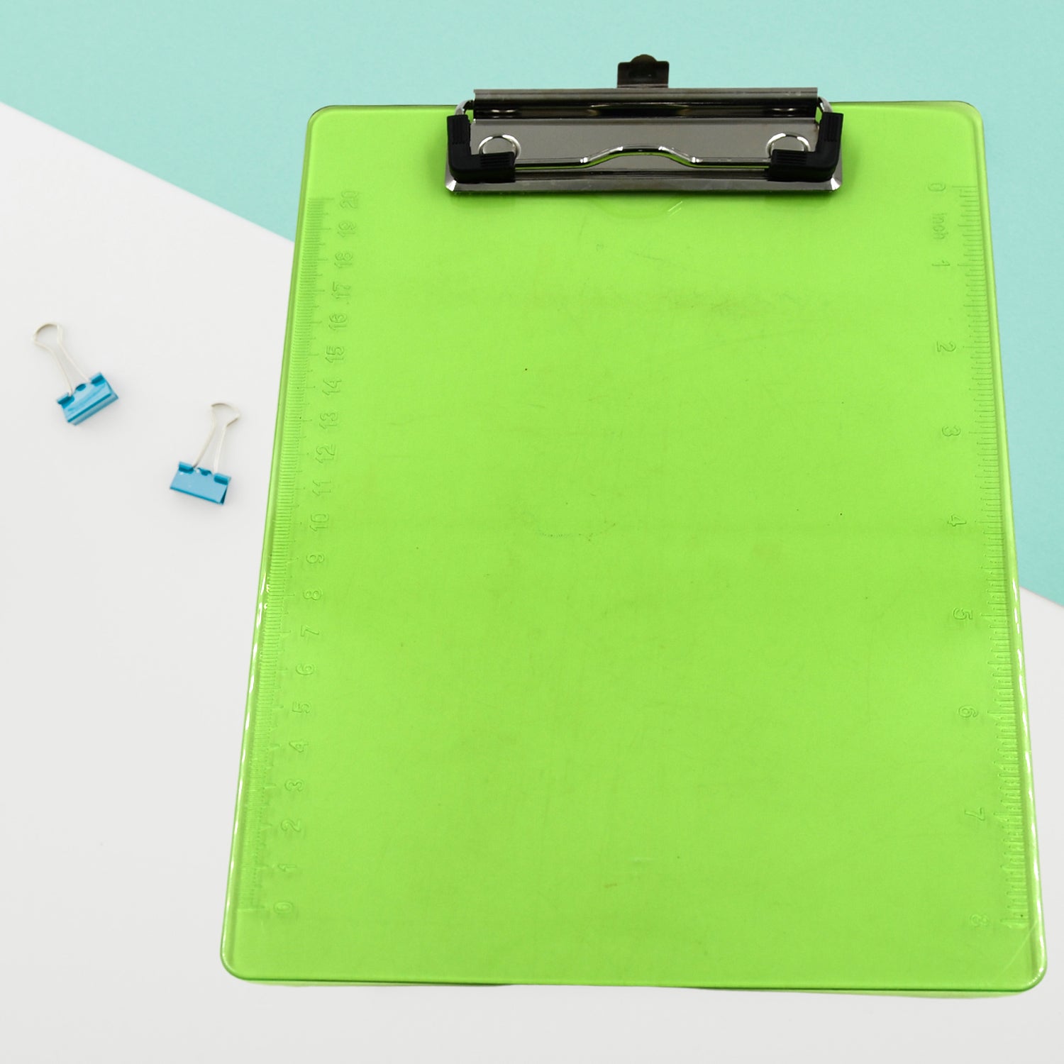 Unbreakable exam pad for students, flexible board with centimeter measuring side, ideal for exams.