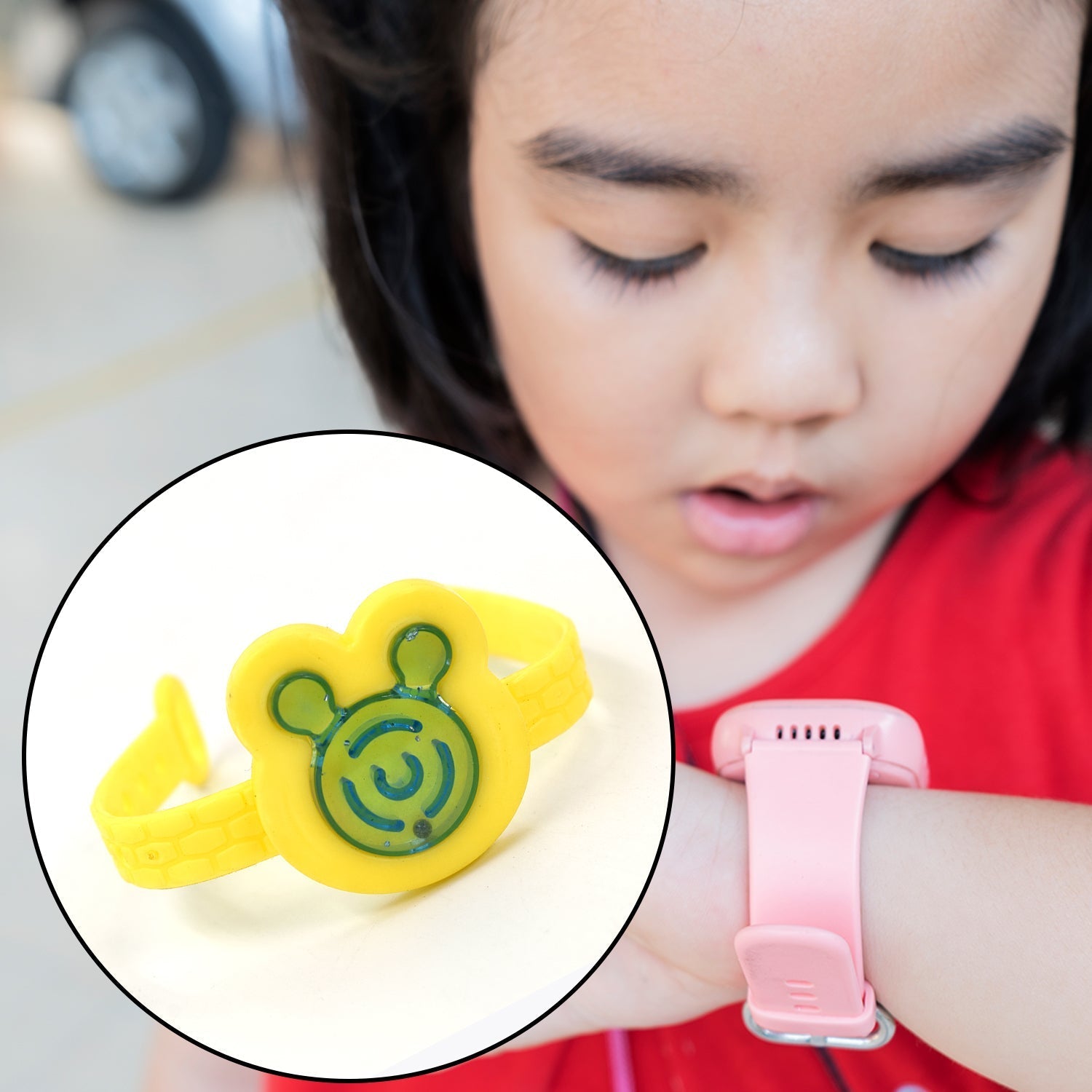 Kid's wrist watch with Mickey Mouse design