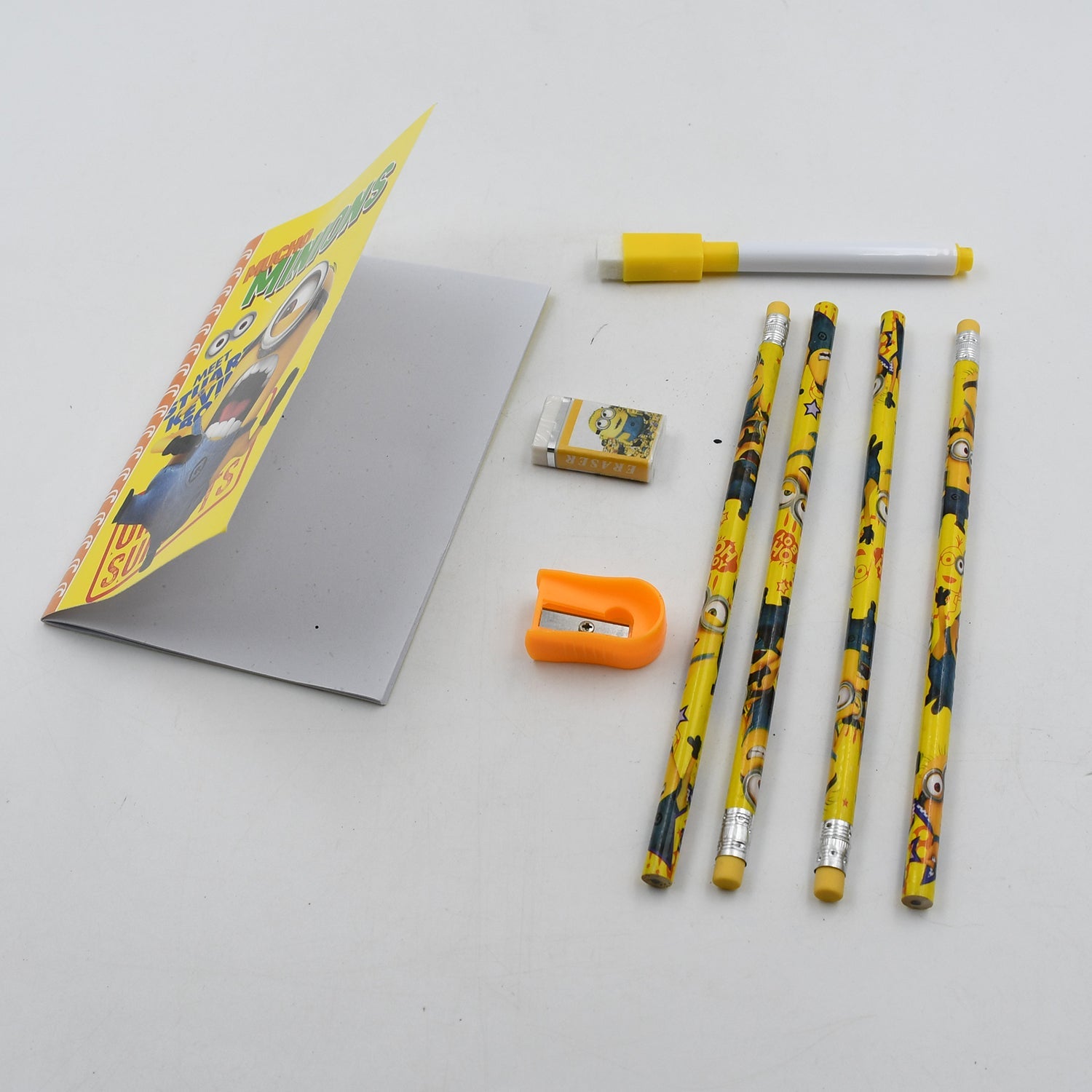 8-piece stationary set with pencils and sketch pen