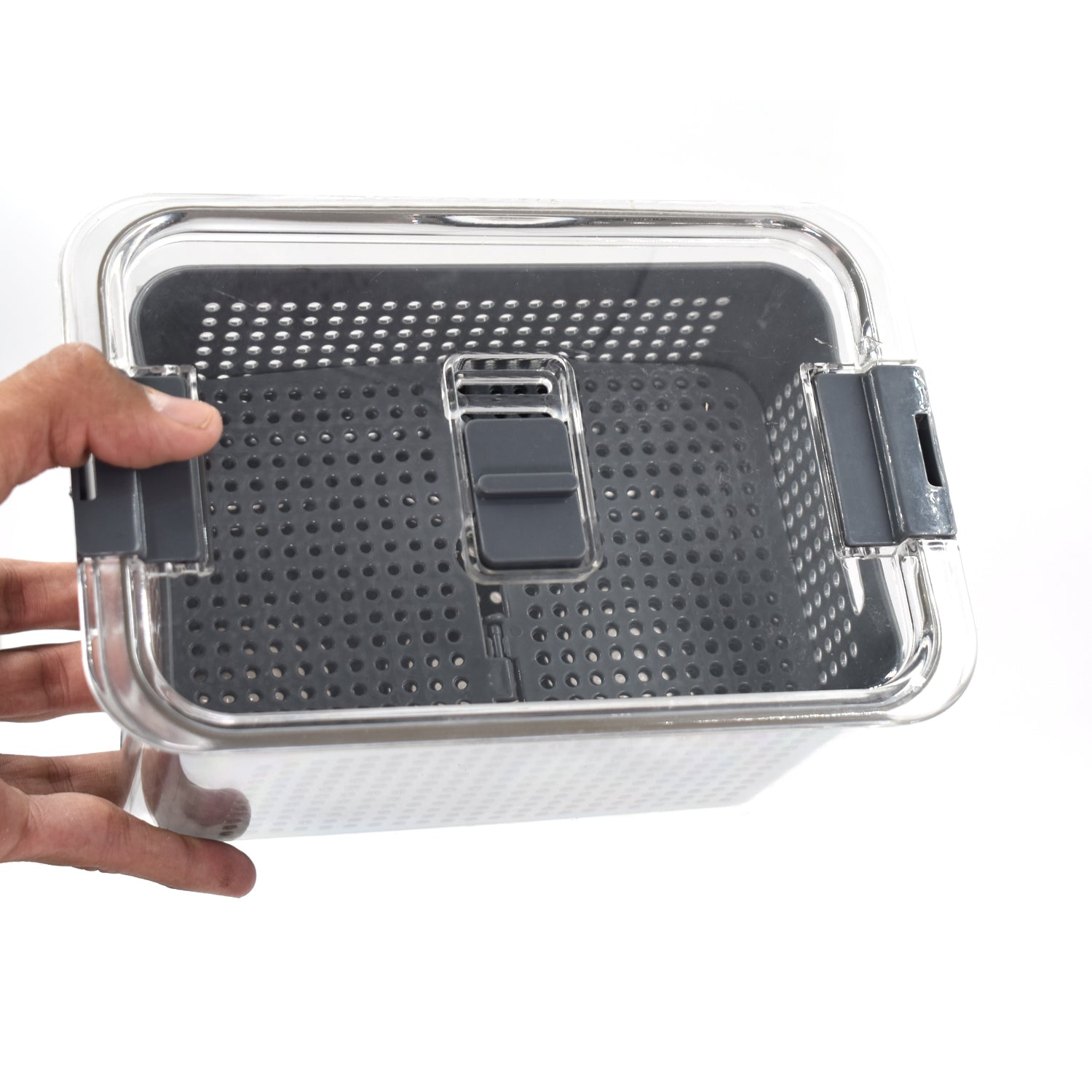 Collapsible kitchen strainers for convenient storage and usage.