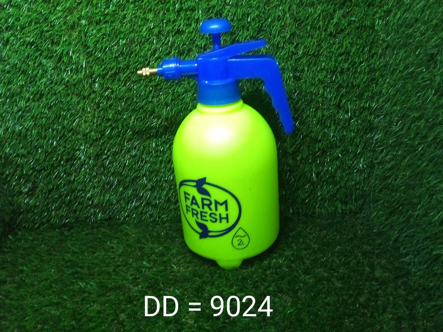 2-litre sprayer for garden maintenance