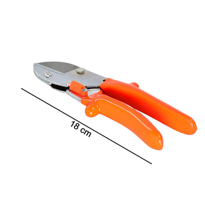 Ergonomic garden scissors with sharp blades