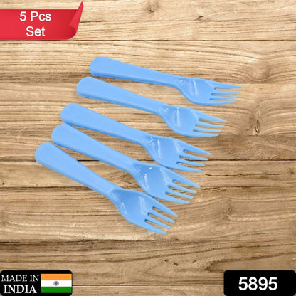 Premium plastic forks for kitchen, travel, and home, 5-piece set.