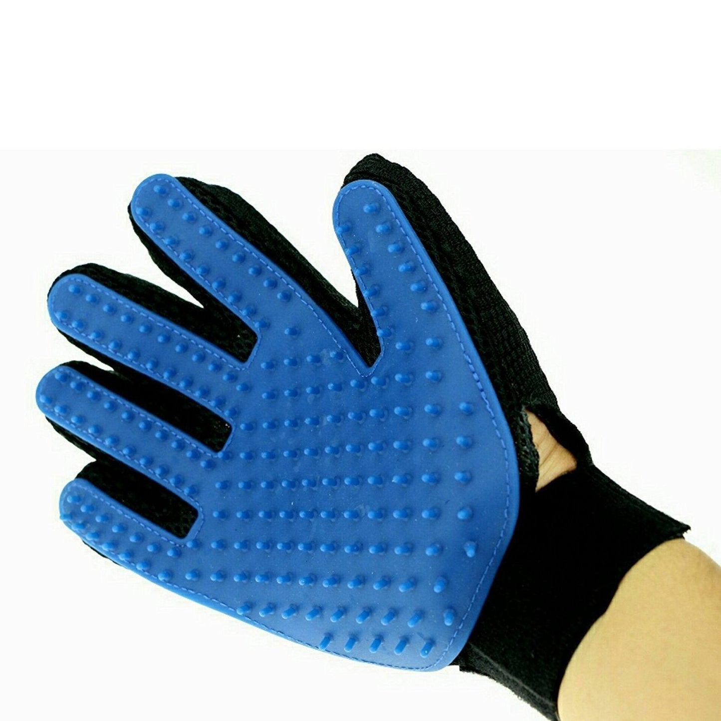 Effective deshedding glove with 5 fingers.