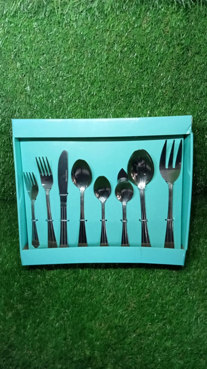 Flatware set including forks, knives, and spoons