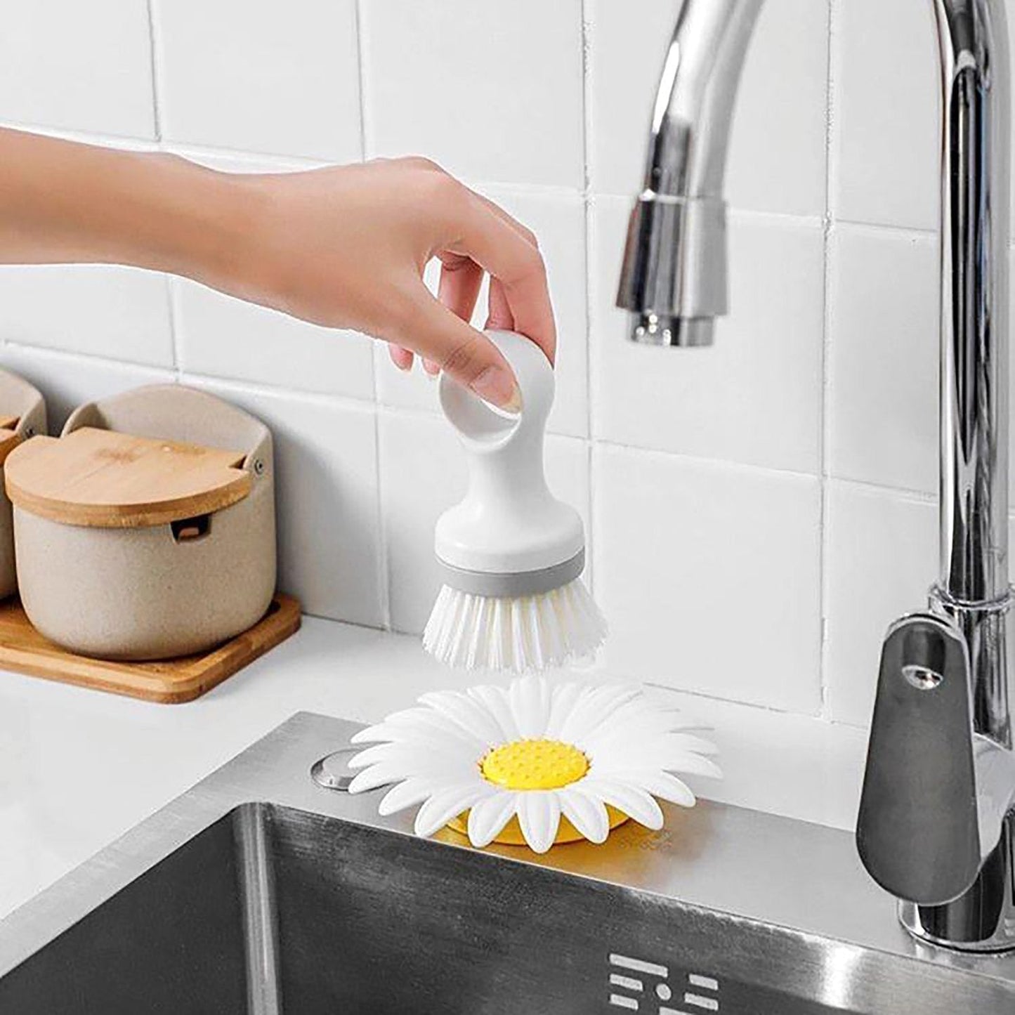 Flower-style soap dish holder for bathroom use